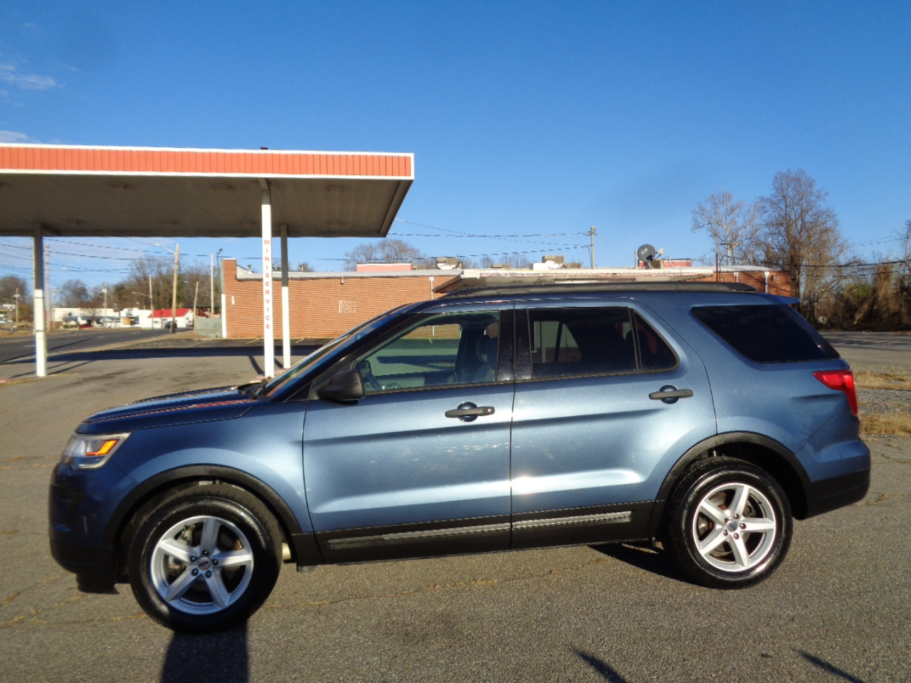 Ford Explorer Base FWD 2018