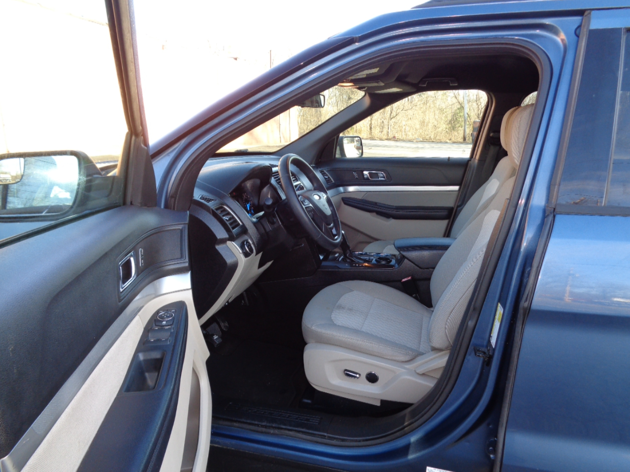 Ford Explorer Base FWD 2018