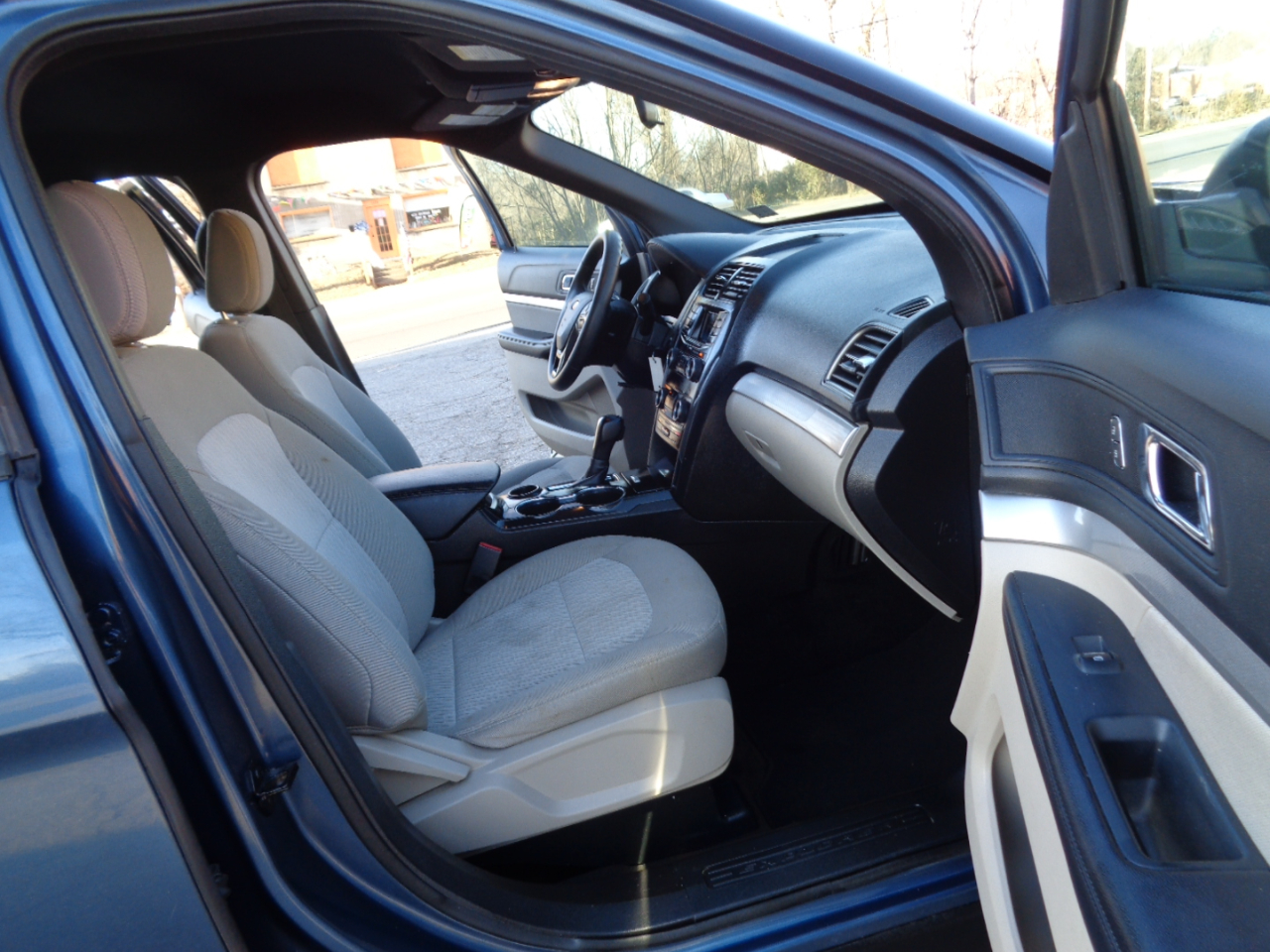 Ford Explorer Base FWD 2018