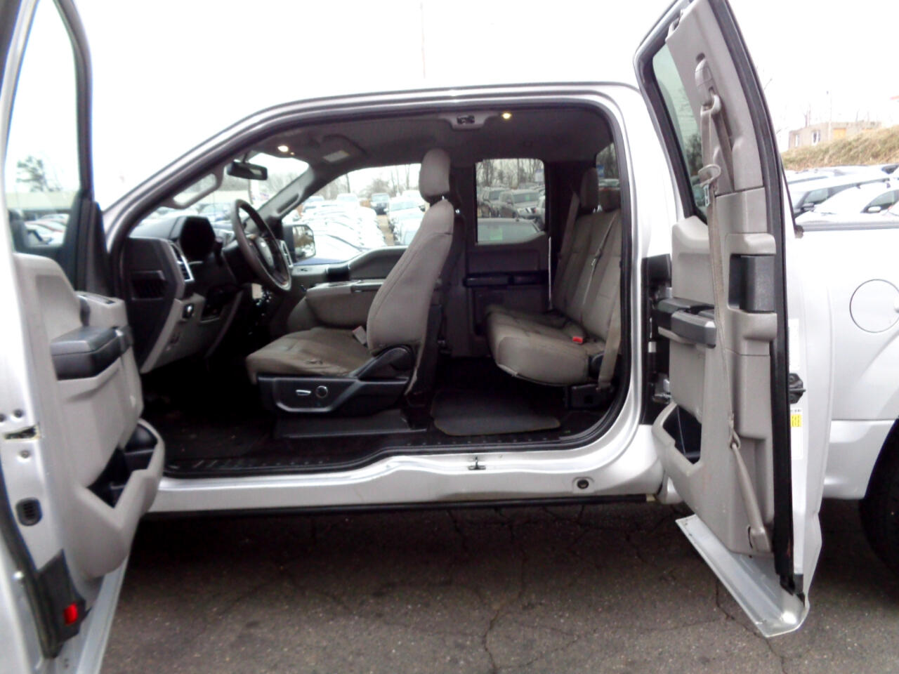 Ford F-150 XL SuperCab 6.5-ft. Bed 2WD 2015