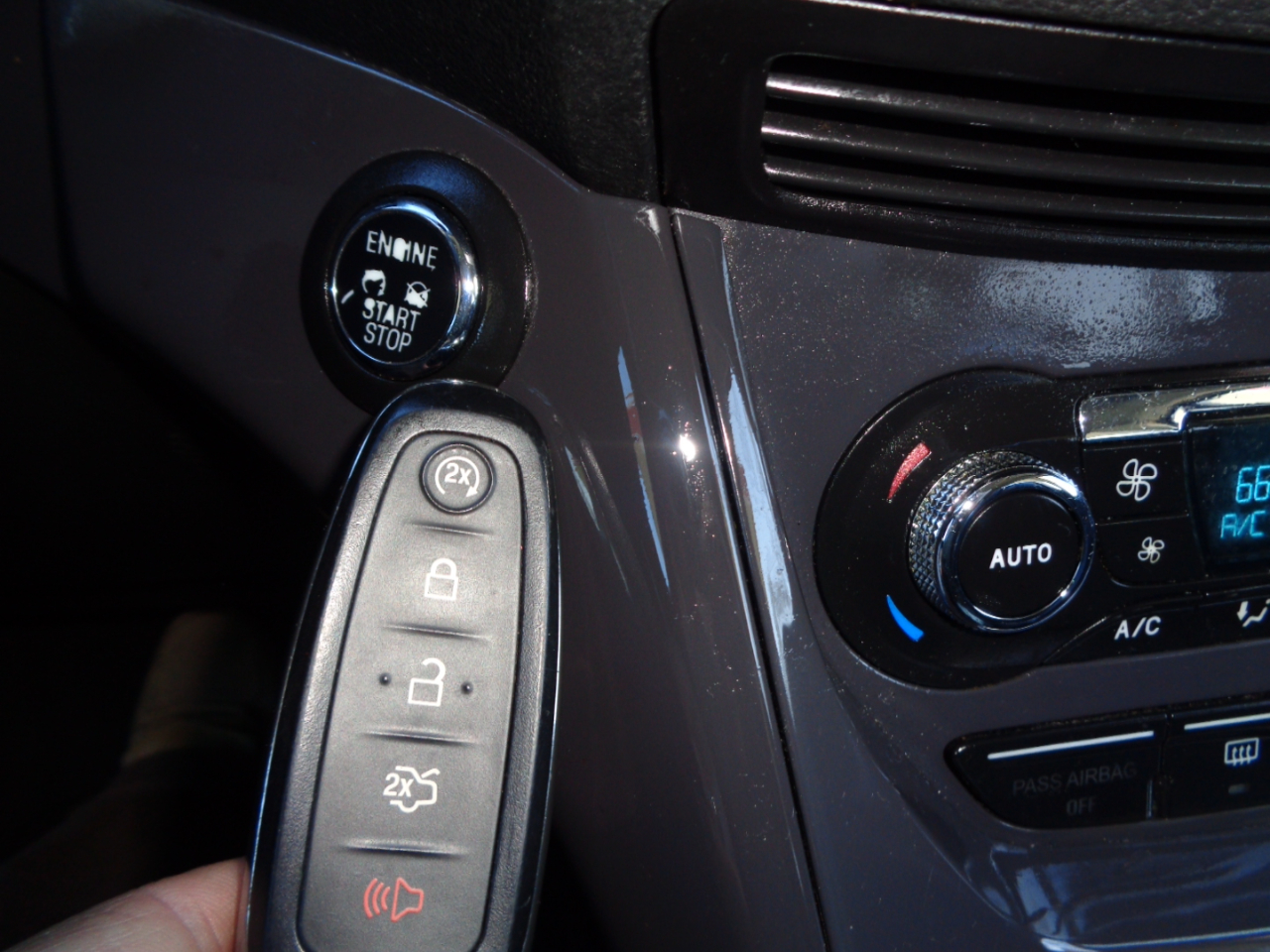 Ford Escape Titanium 4WD 2014