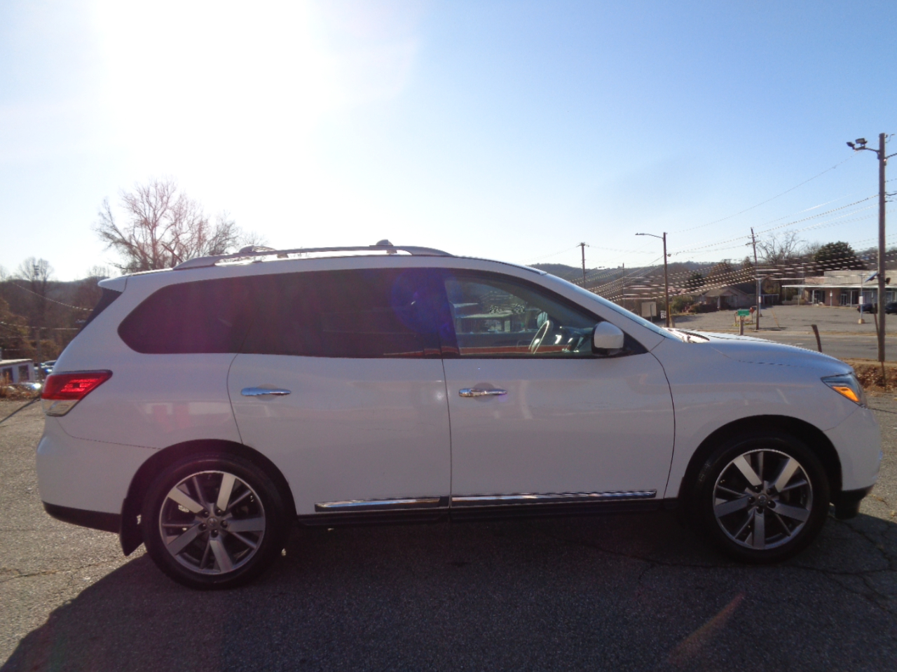 Nissan Pathfinder SV 4WD 2013