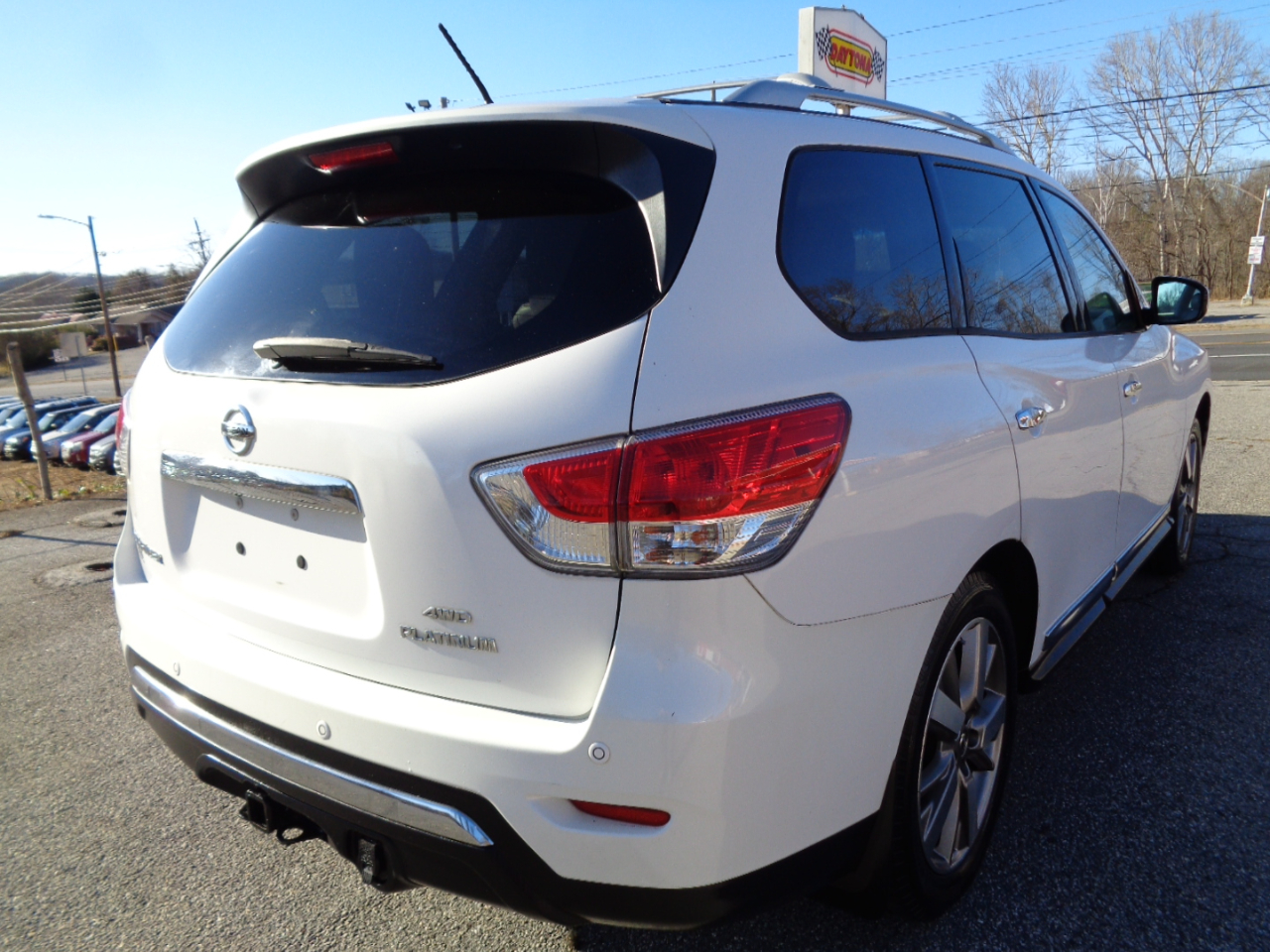 Nissan Pathfinder SV 4WD 2013