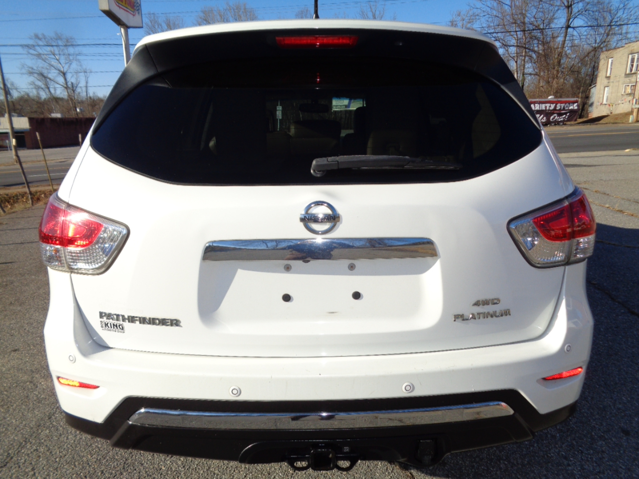 Nissan Pathfinder SV 4WD 2013