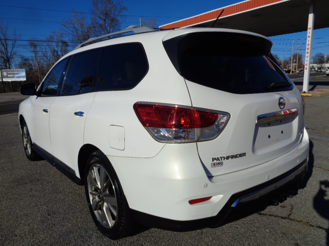 Nissan Pathfinder SV 4WD 2013