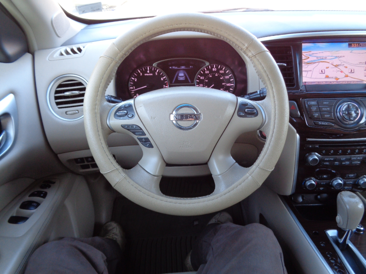 Nissan Pathfinder SV 4WD 2013