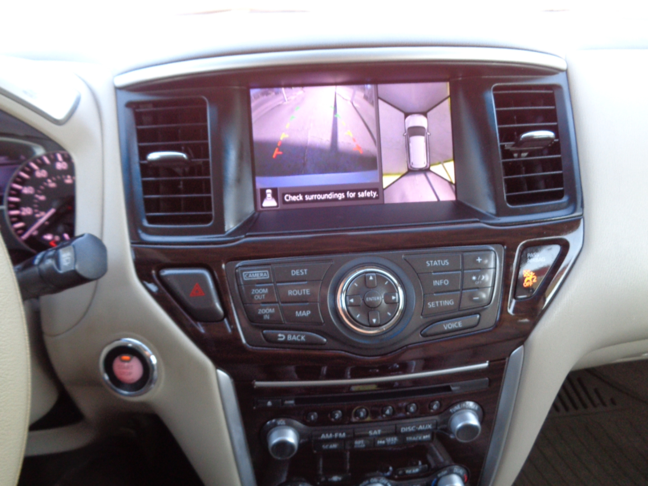 Nissan Pathfinder SV 4WD 2013