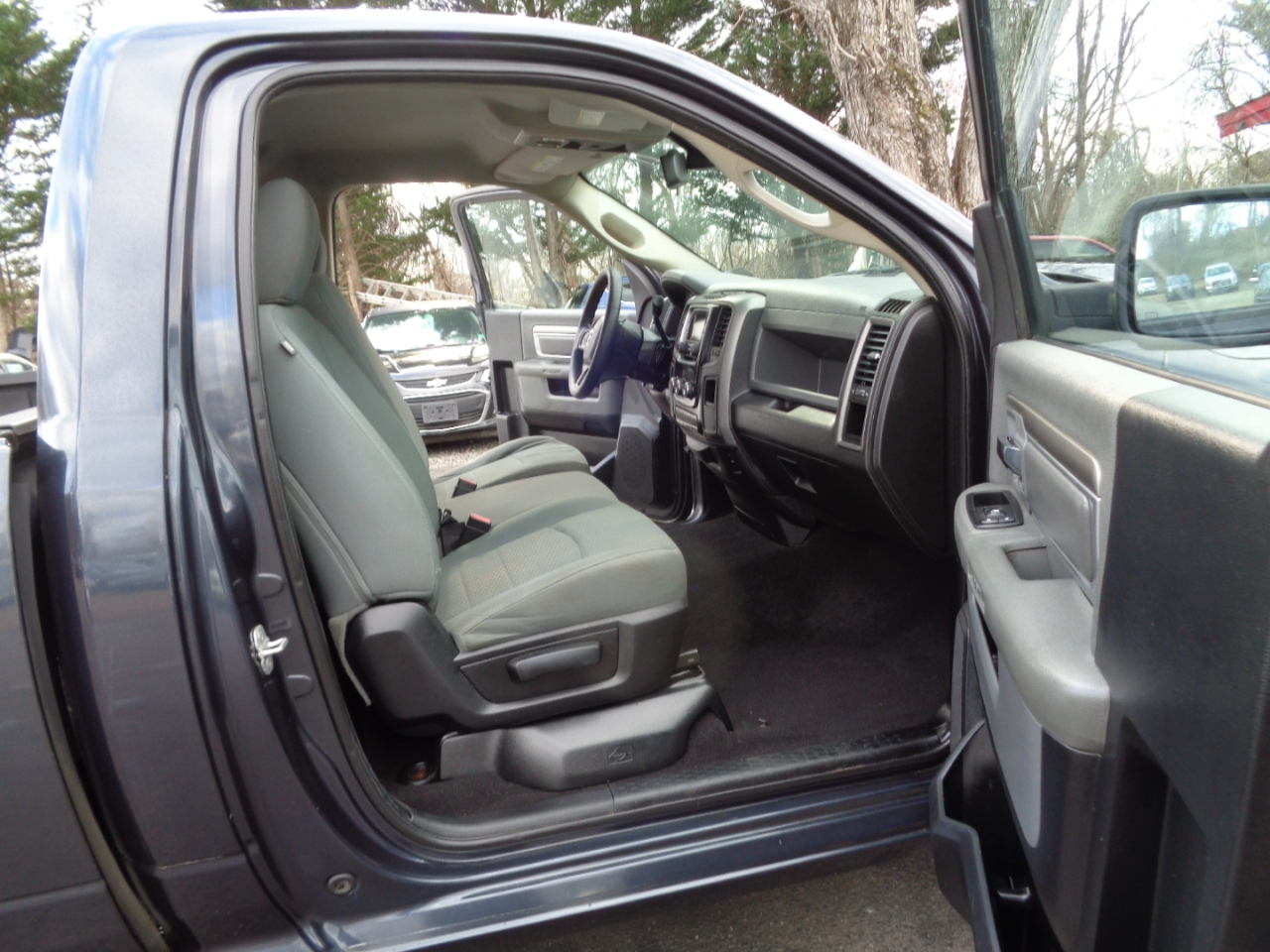 RAM 1500 Tradesman Regular Cab SWB 2WD 2014