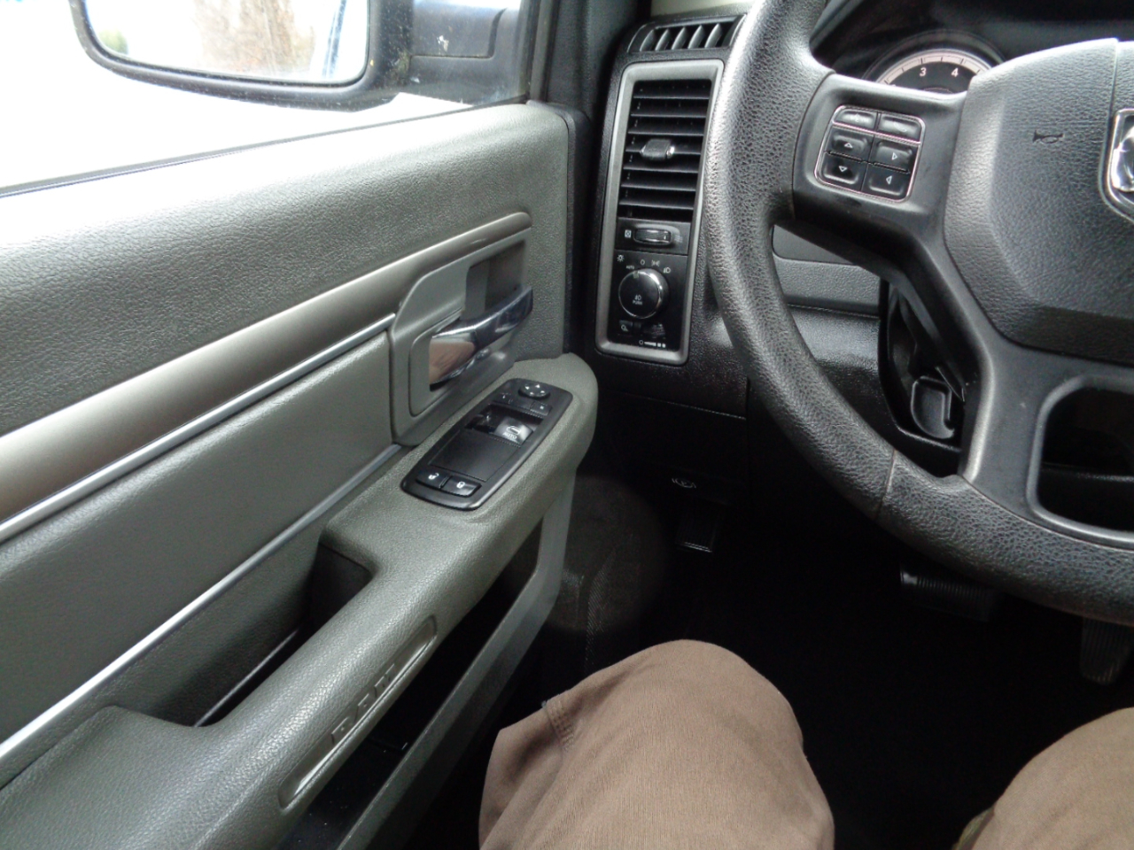 RAM 1500 Tradesman Regular Cab SWB 2WD 2014