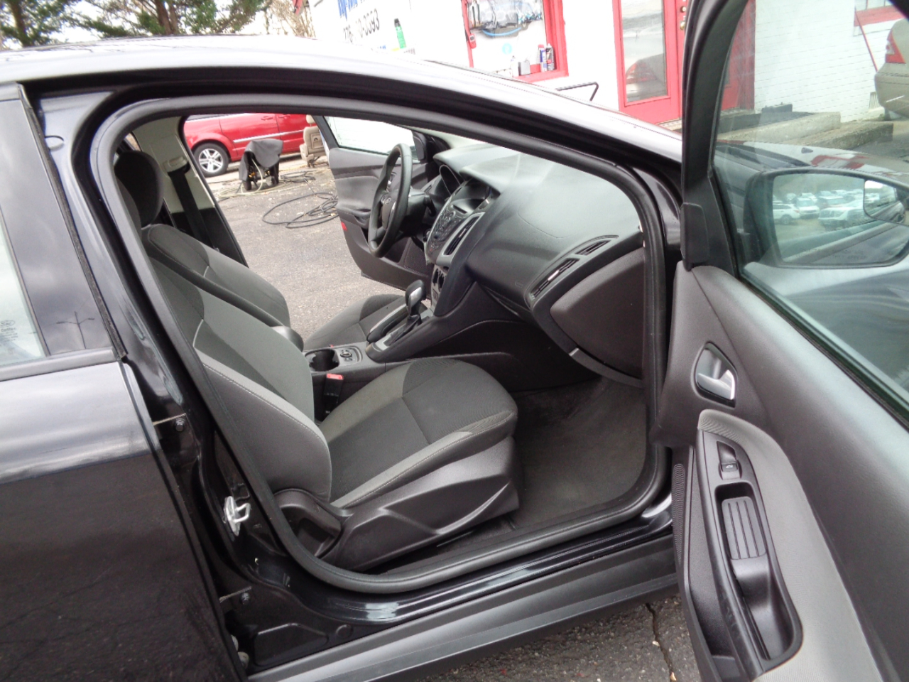 Ford Focus SE Sedan 2014