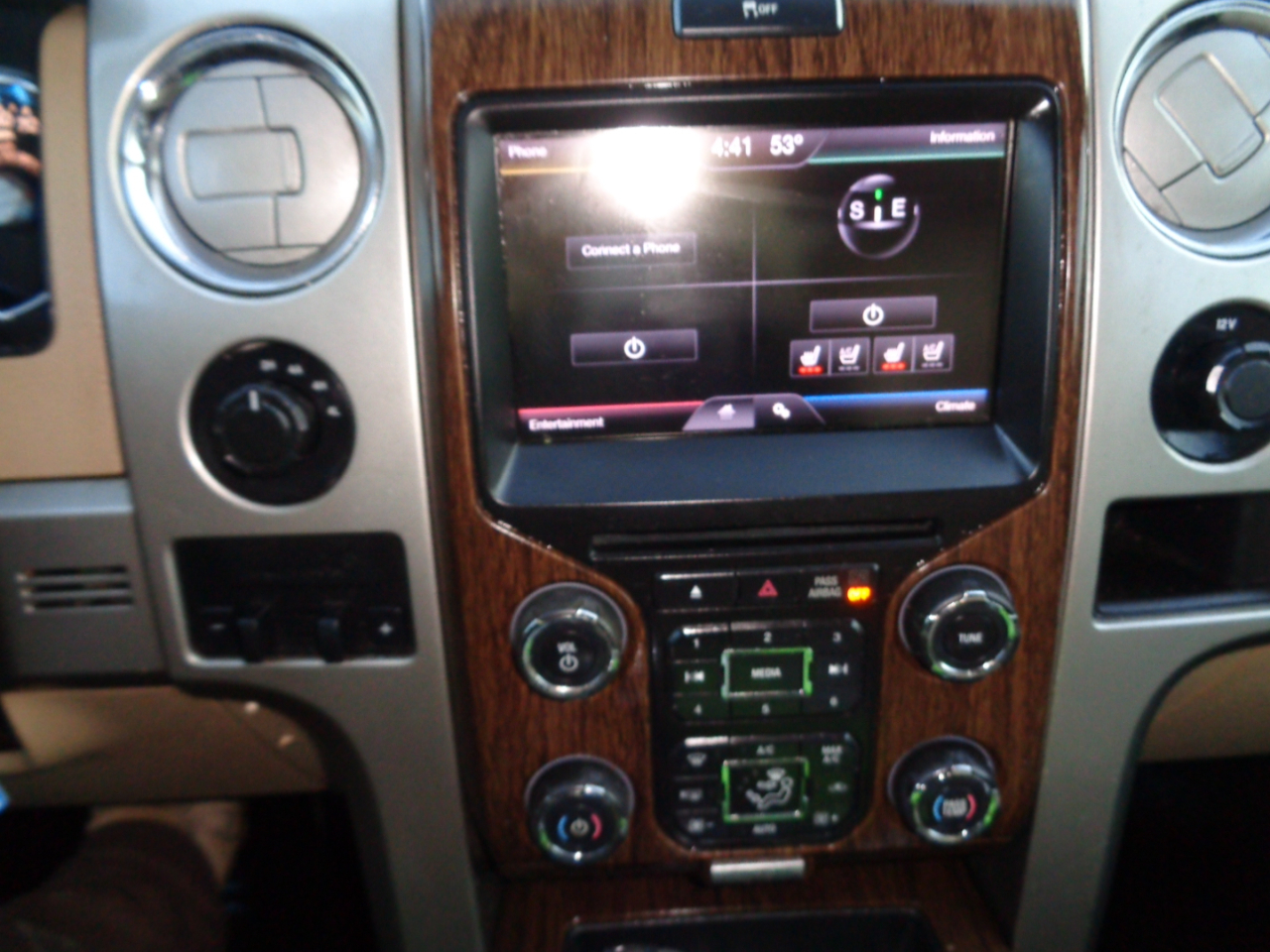 Ford F-150 Platinum SuperCrew 6.5-ft. Bed 4WD 2014