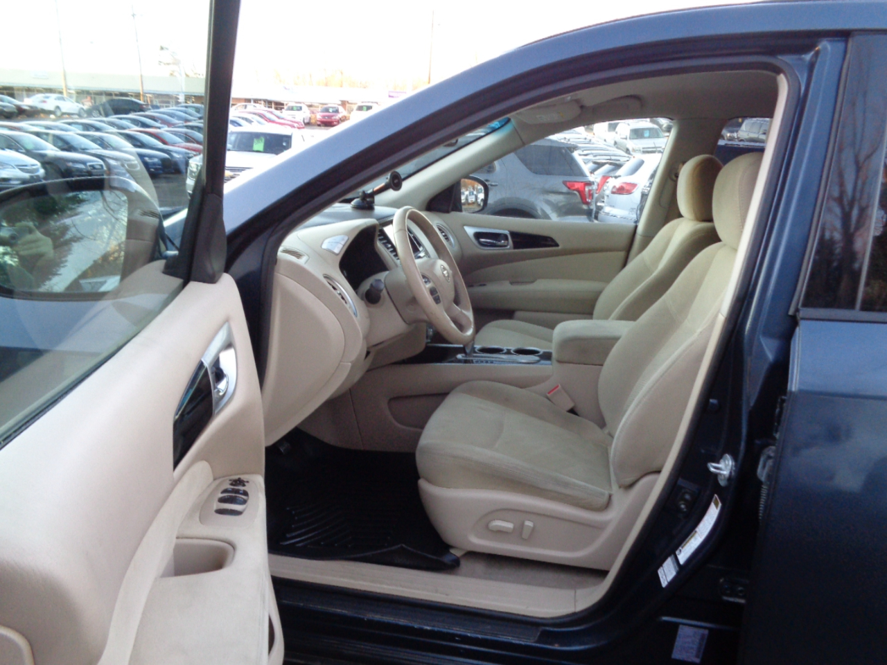 Nissan Pathfinder SV 2015