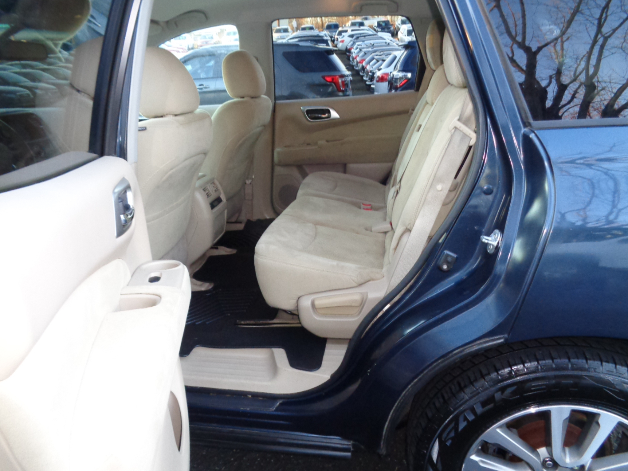 Nissan Pathfinder SV 2015