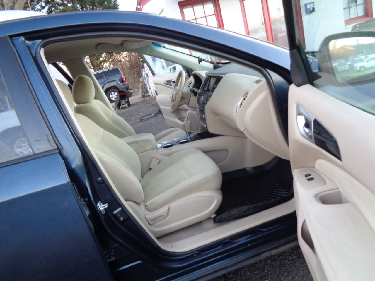 Nissan Pathfinder SV 2015