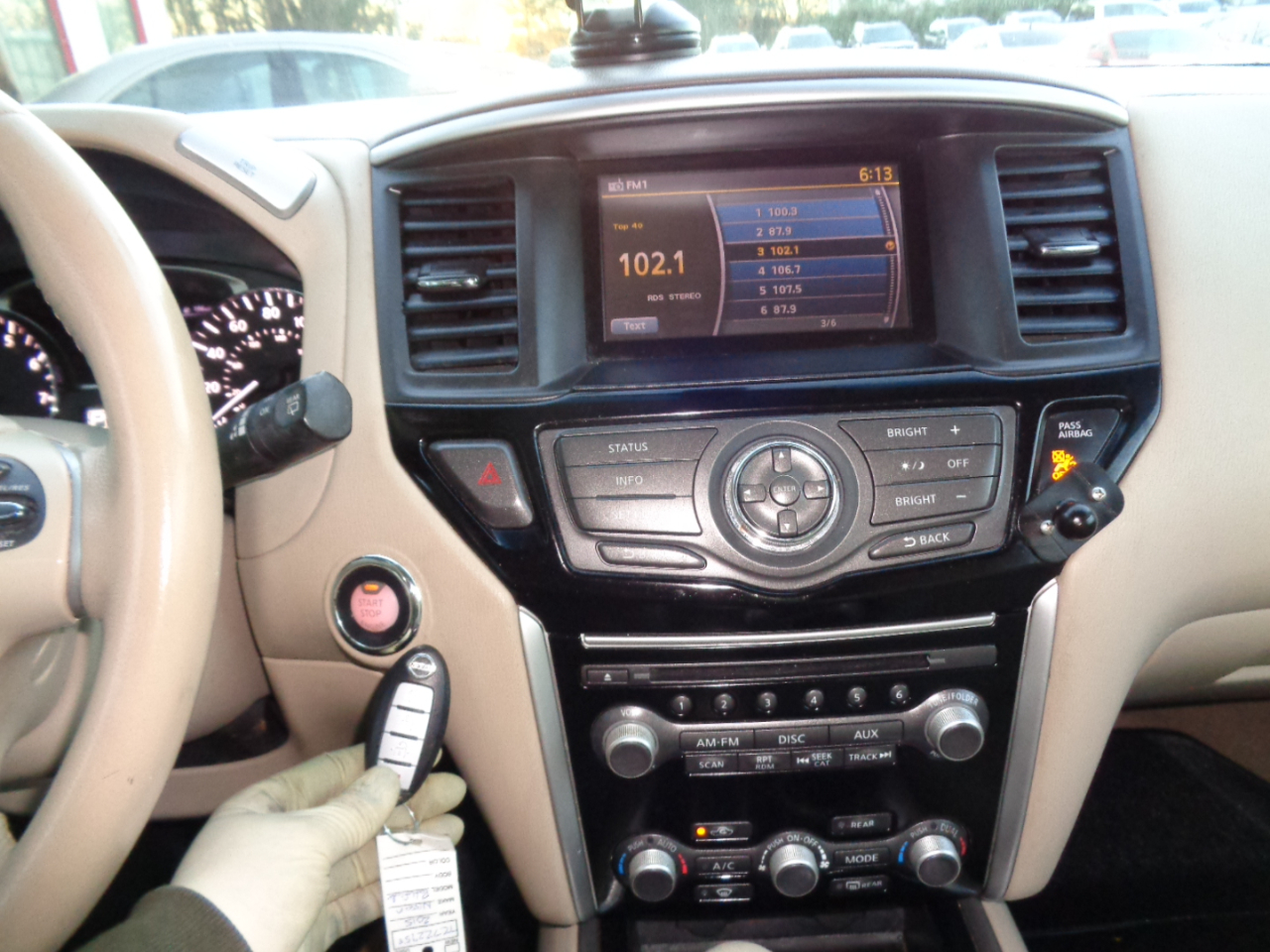 Nissan Pathfinder SV 2015