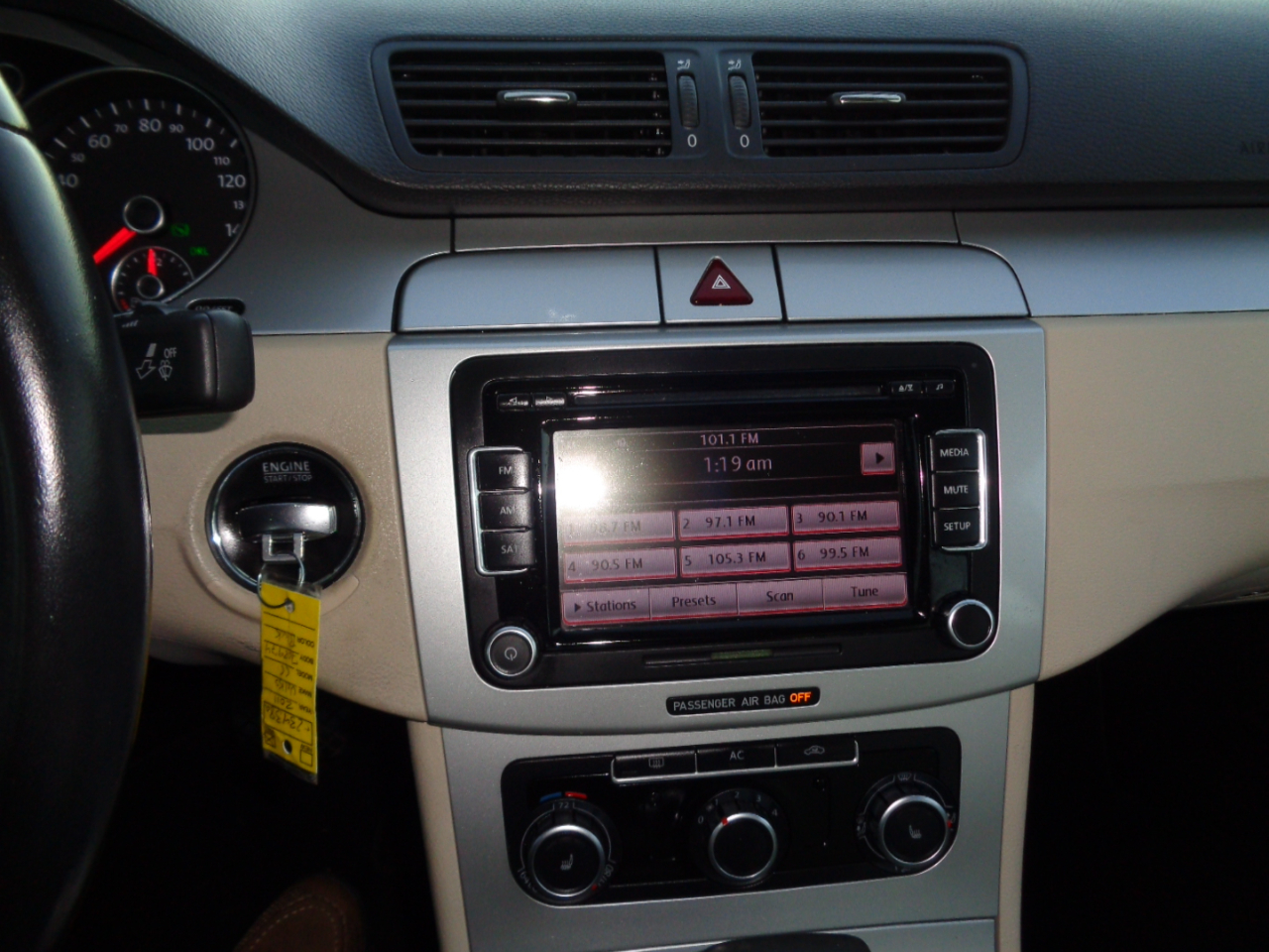 Volkswagen CC Sport PZEV 2011