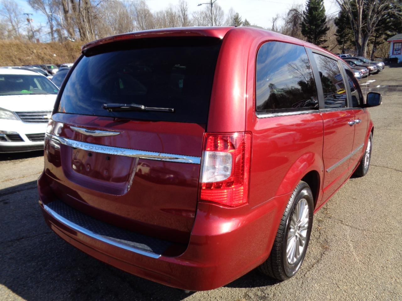 Chrysler Town & Country Touring-L 2016
