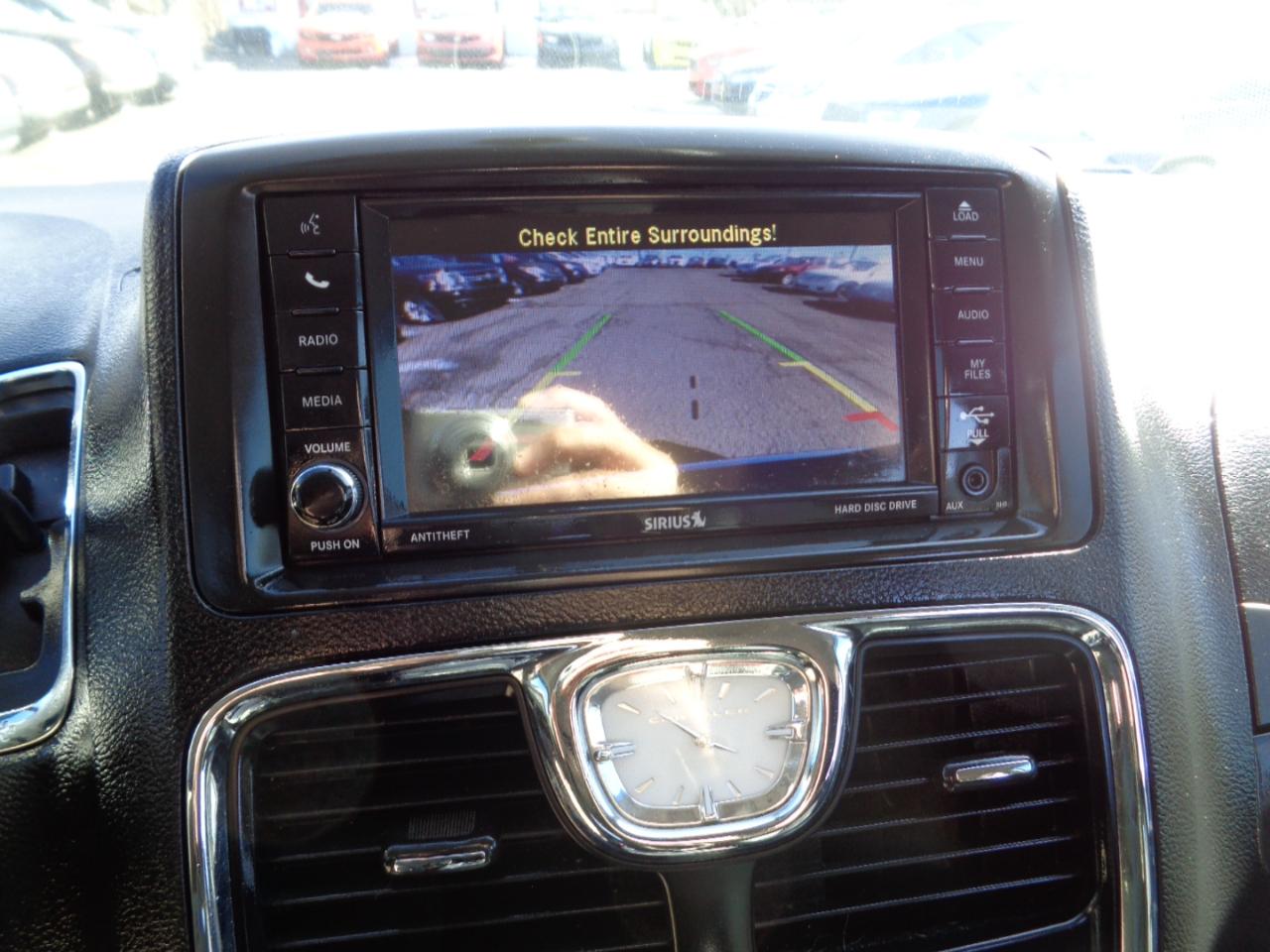 Chrysler Town & Country Touring-L 2016