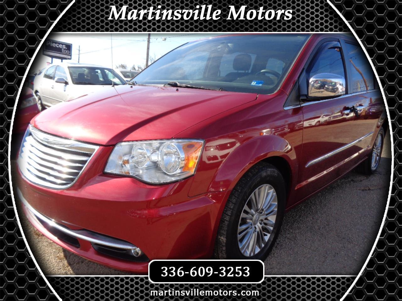 2016 Chrysler Town & Country Touring-L FWD   