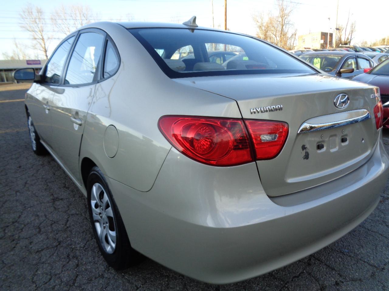 Hyundai Elantra  2010