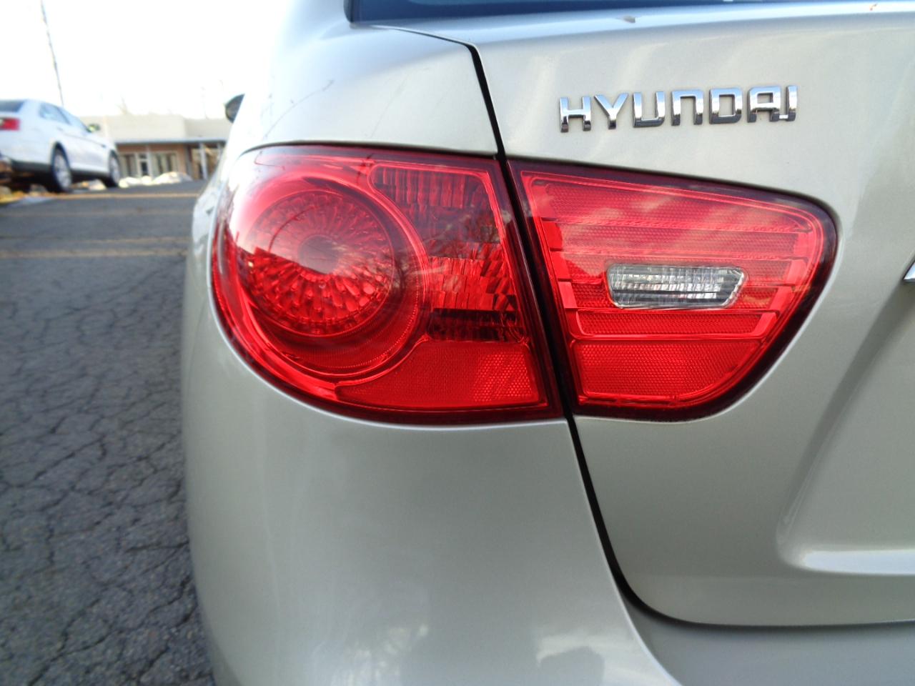 Hyundai Elantra  2010