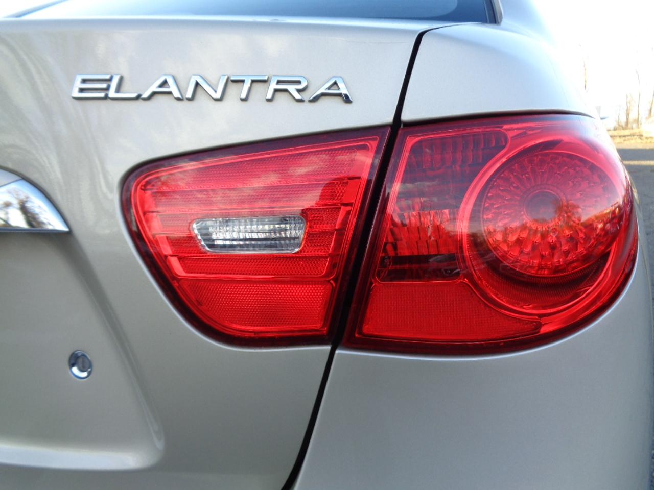 Hyundai Elantra  2010