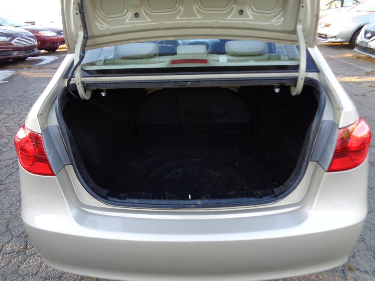 Hyundai Elantra  2010