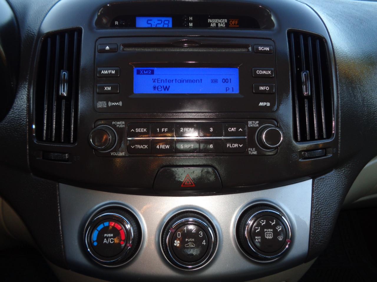 Hyundai Elantra  2010