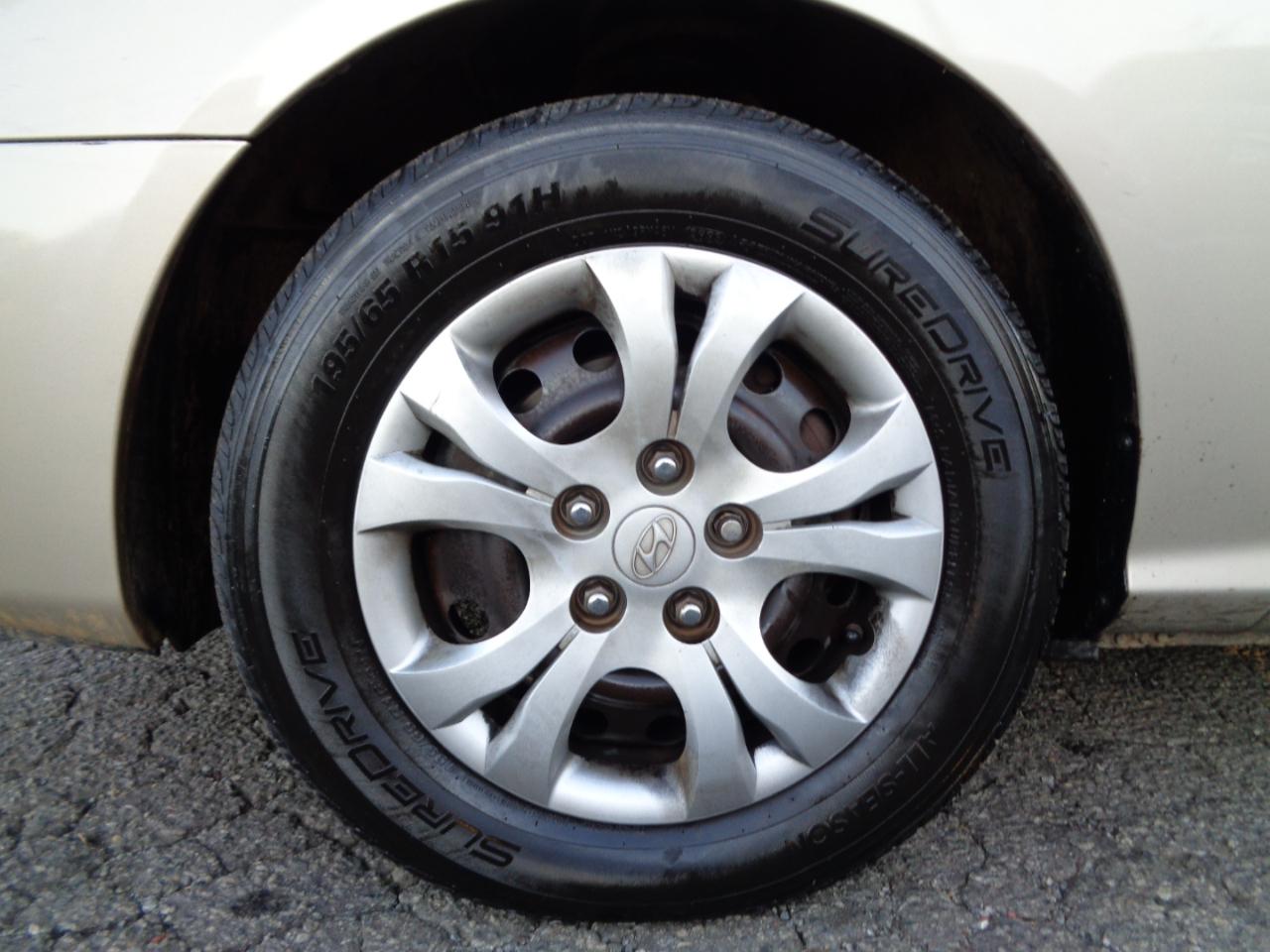 Hyundai Elantra  2010