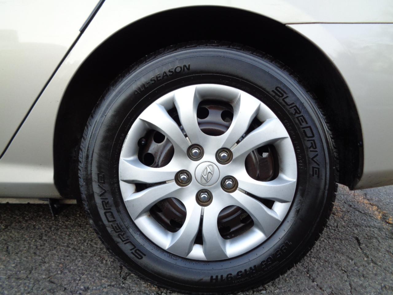 Hyundai Elantra  2010