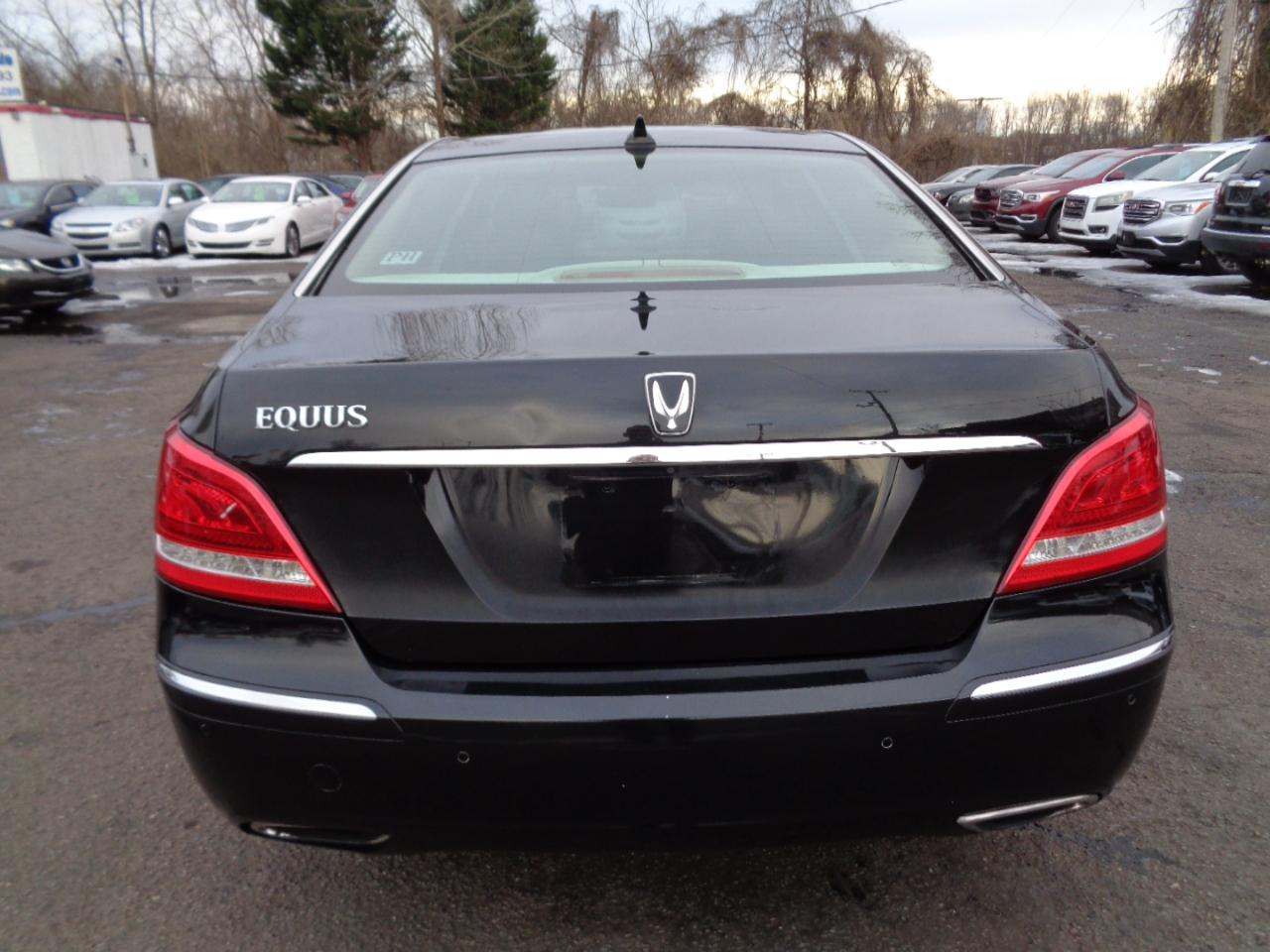 Hyundai Equus Signature 2013