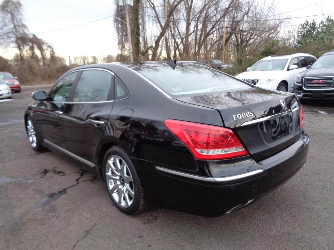 Hyundai Equus Signature 2013