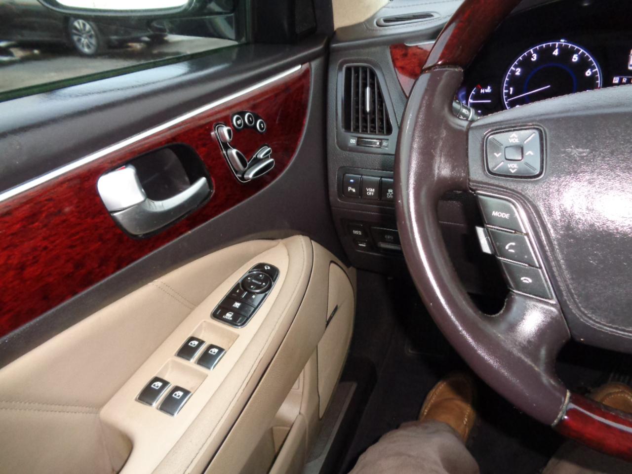 Hyundai Equus Signature 2013