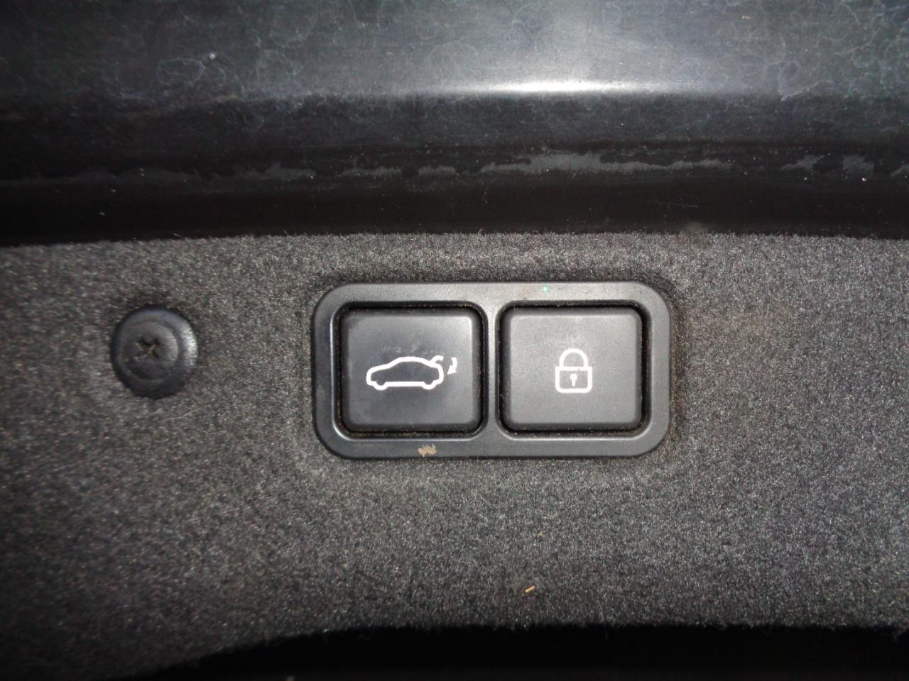 Hyundai Equus Signature 2013