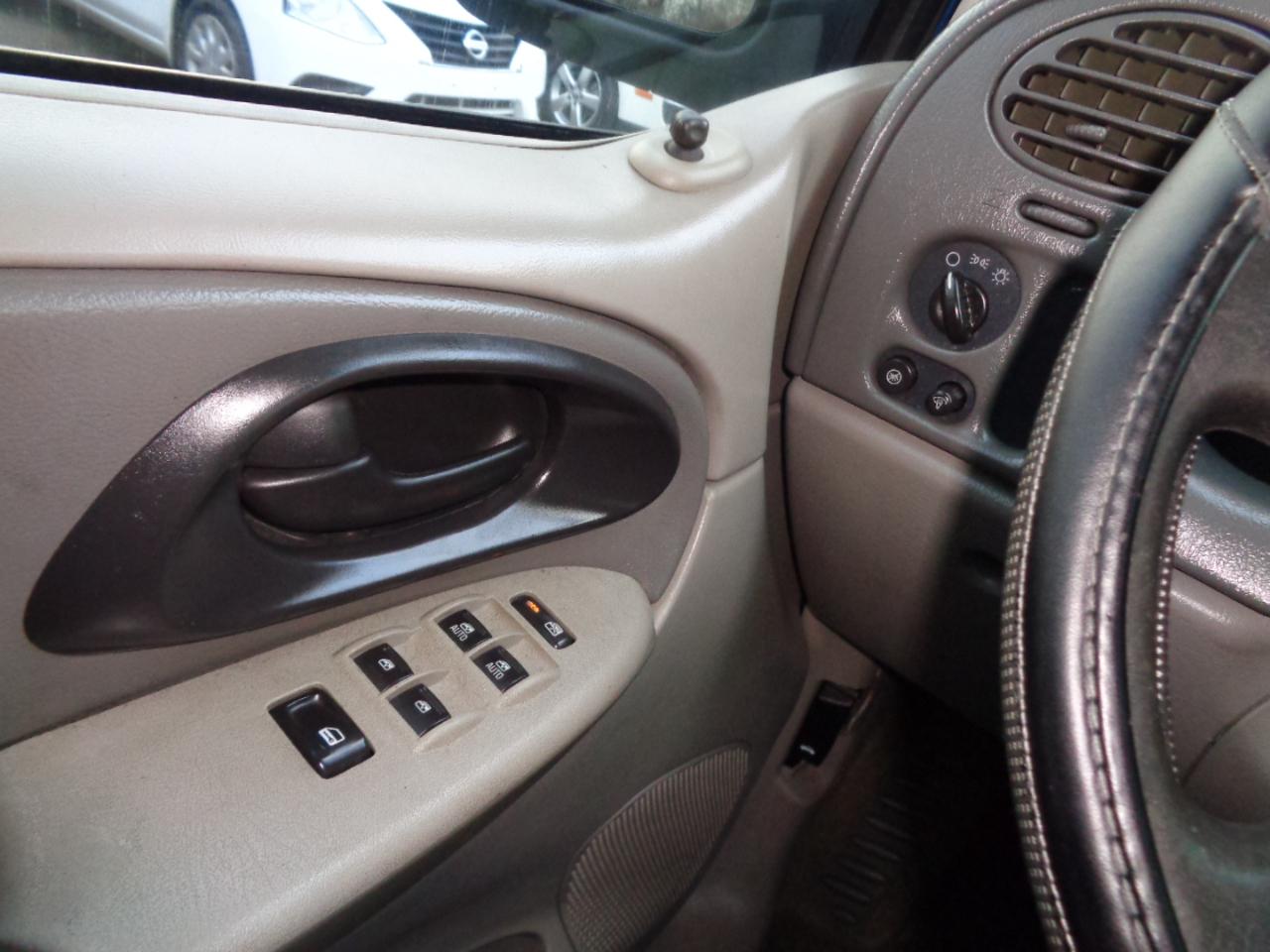 Chevrolet TrailBlazer LS 2002