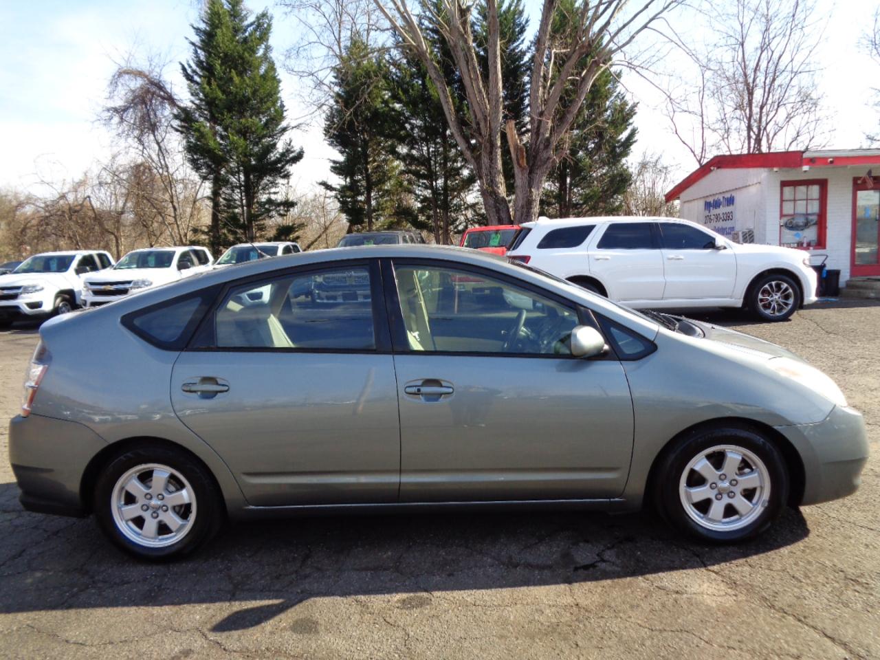 Toyota Prius 4-Door Liftback 2004