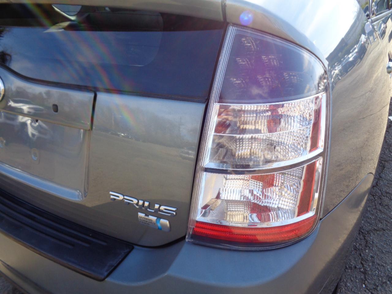 Toyota Prius 4-Door Liftback 2004