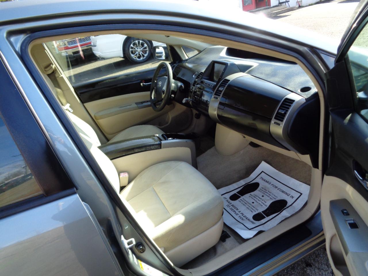 Toyota Prius 4-Door Liftback 2004