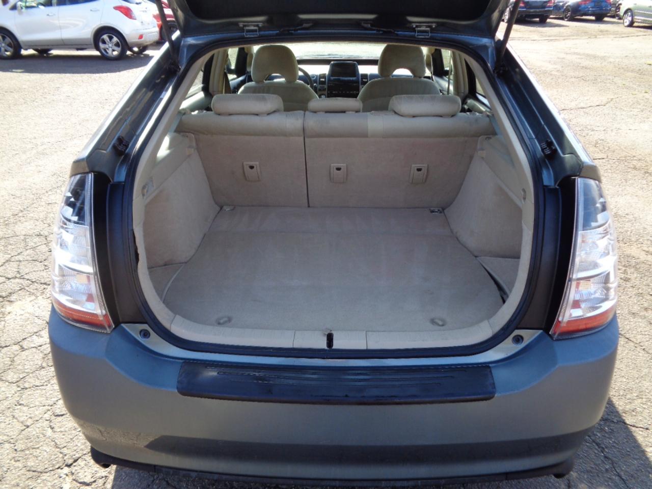 Toyota Prius 4-Door Liftback 2004