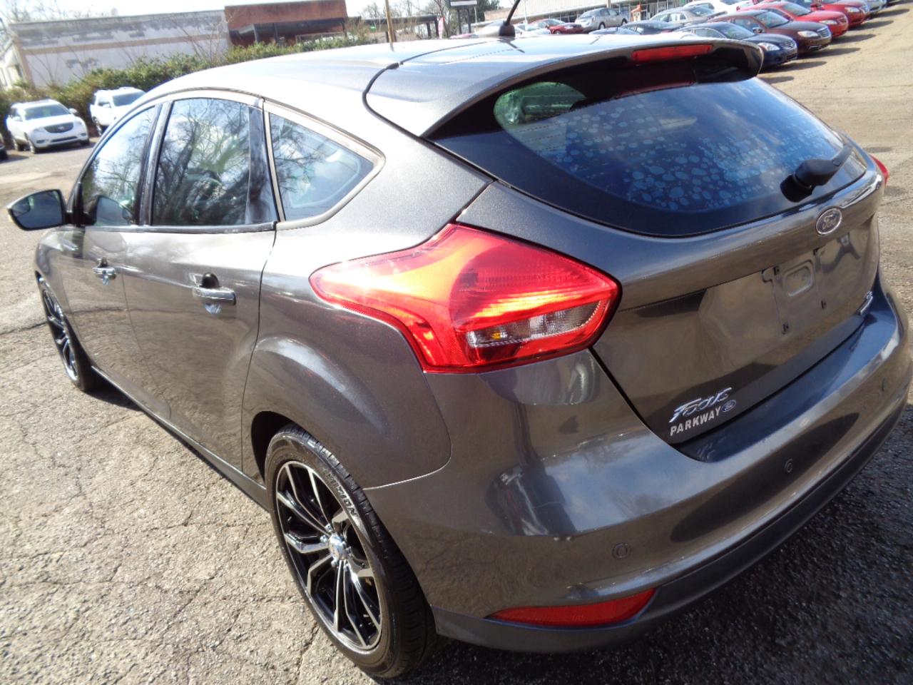 Ford Focus SE Hatch 2016