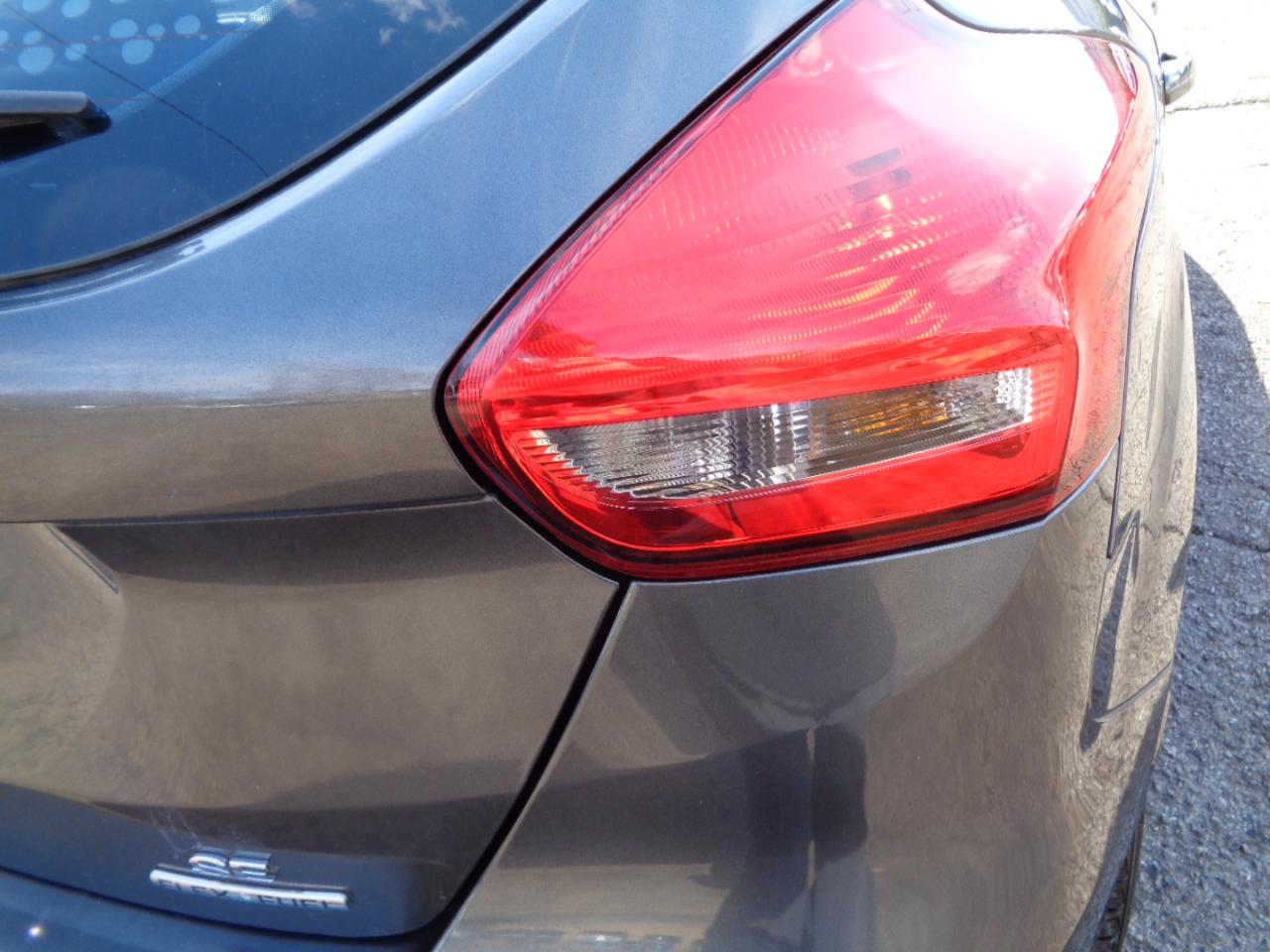 Ford Focus SE Hatch 2016