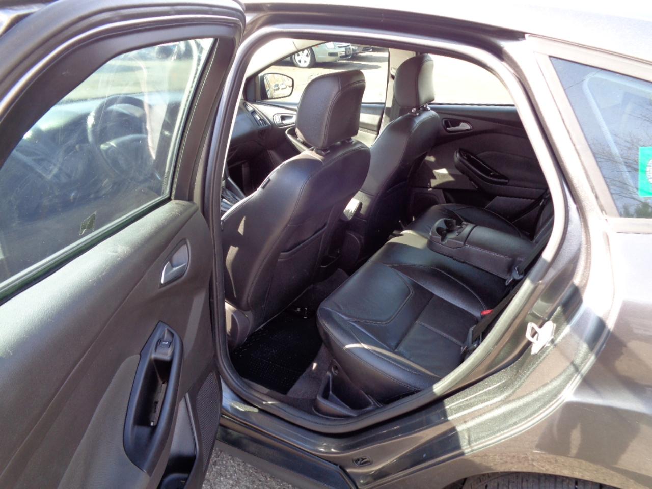 Ford Focus SE Hatch 2016