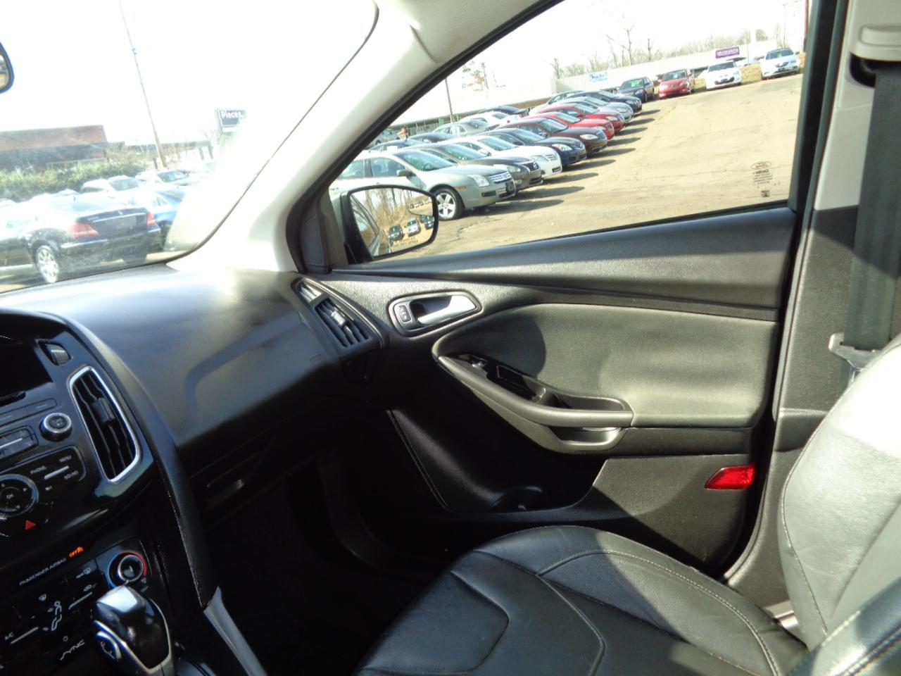 Ford Focus SE Hatch 2016