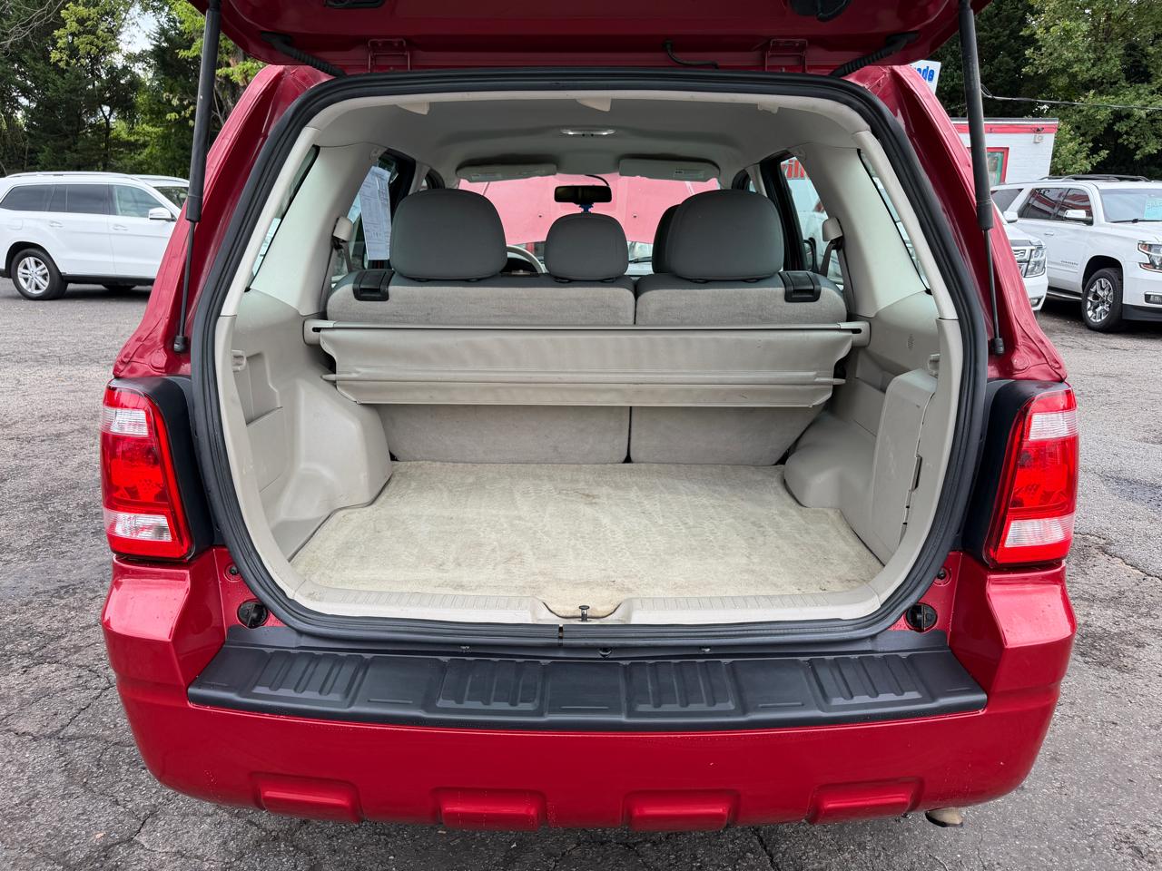 Ford Escape XLS FWD 2010