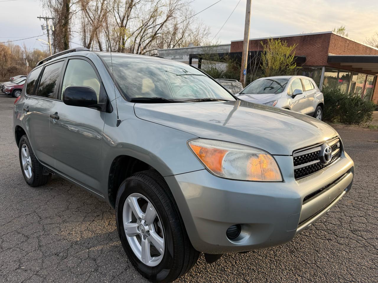 Toyota RAV4 Base V6 4WD 2008