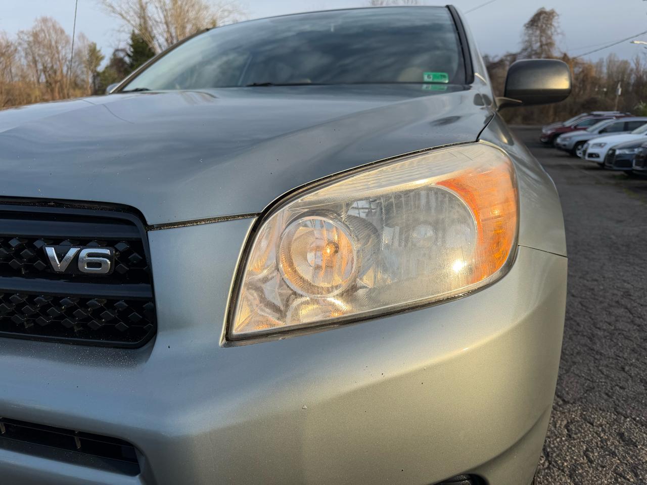 Toyota RAV4 Base V6 4WD 2008