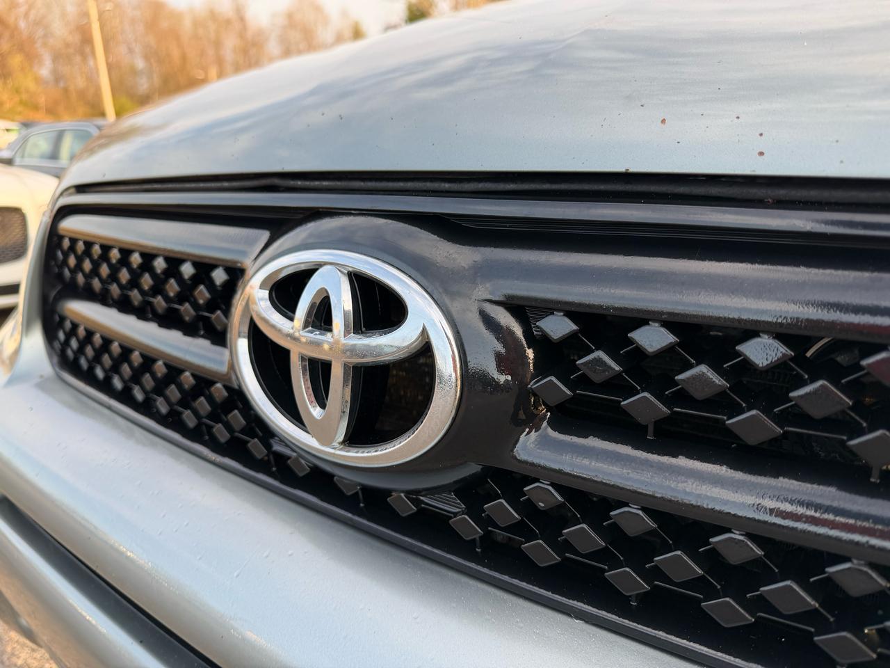 Toyota RAV4 Base V6 4WD 2008