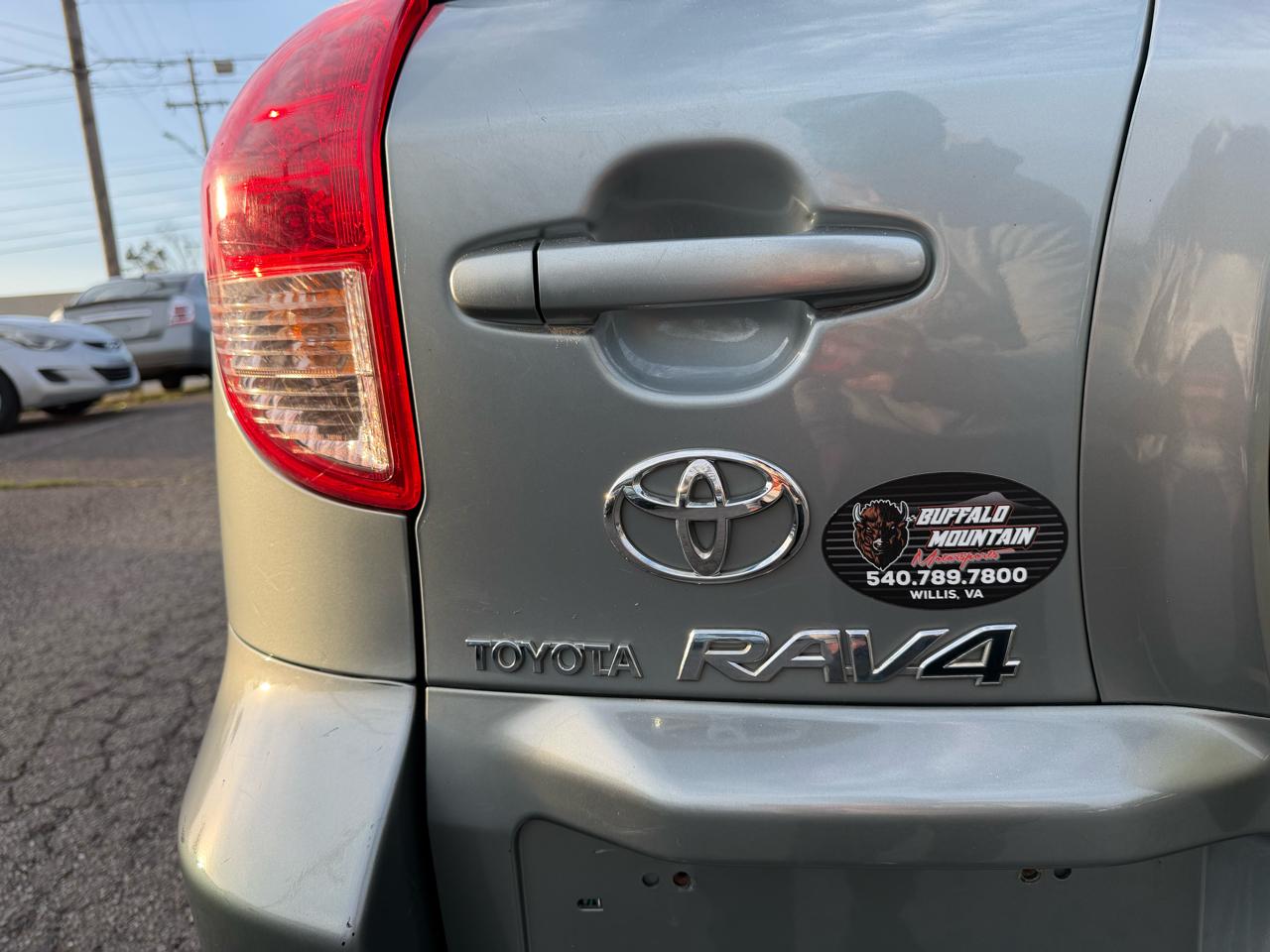 Toyota RAV4 Base V6 4WD 2008