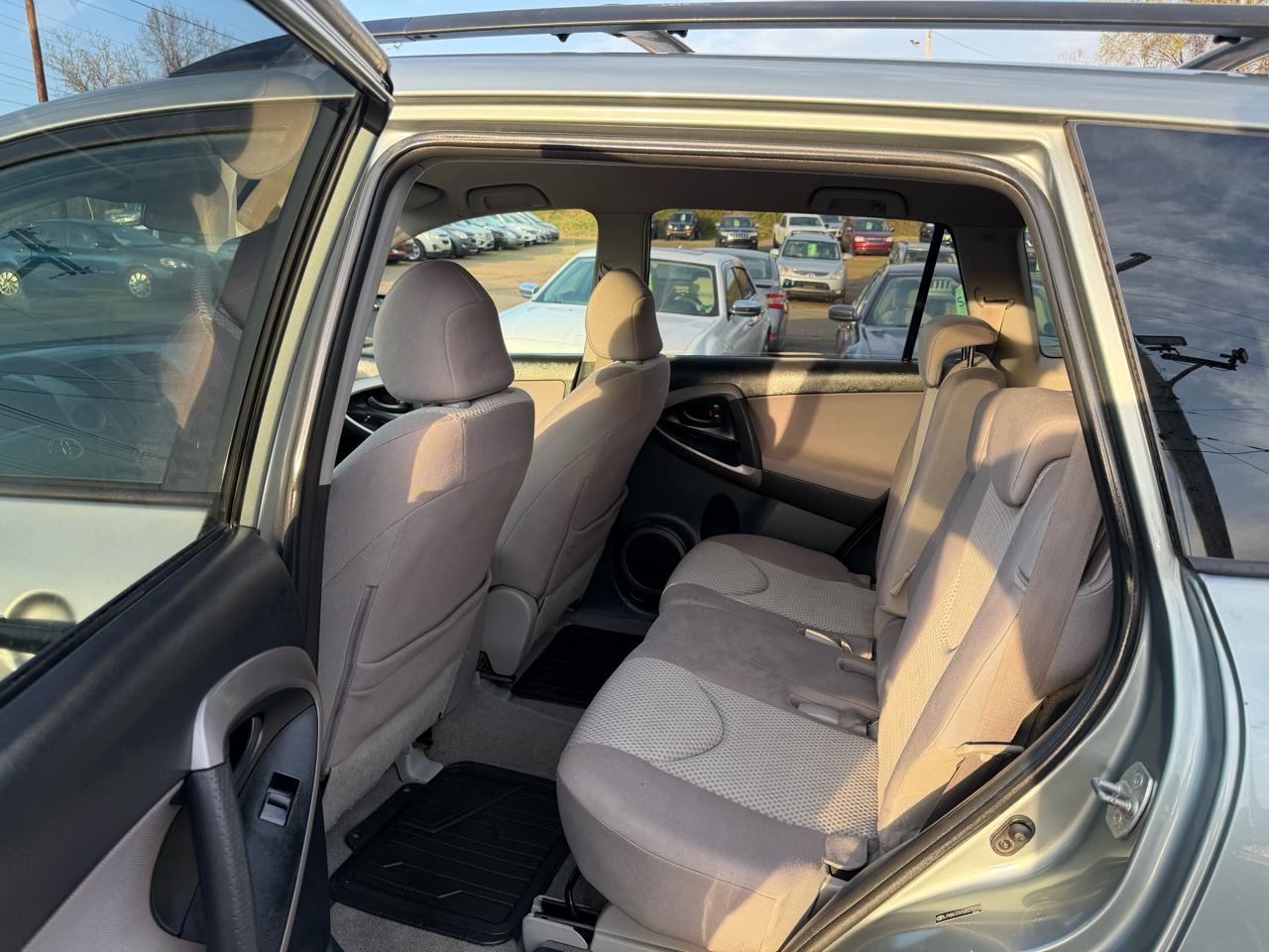 Toyota RAV4 Base V6 4WD 2008