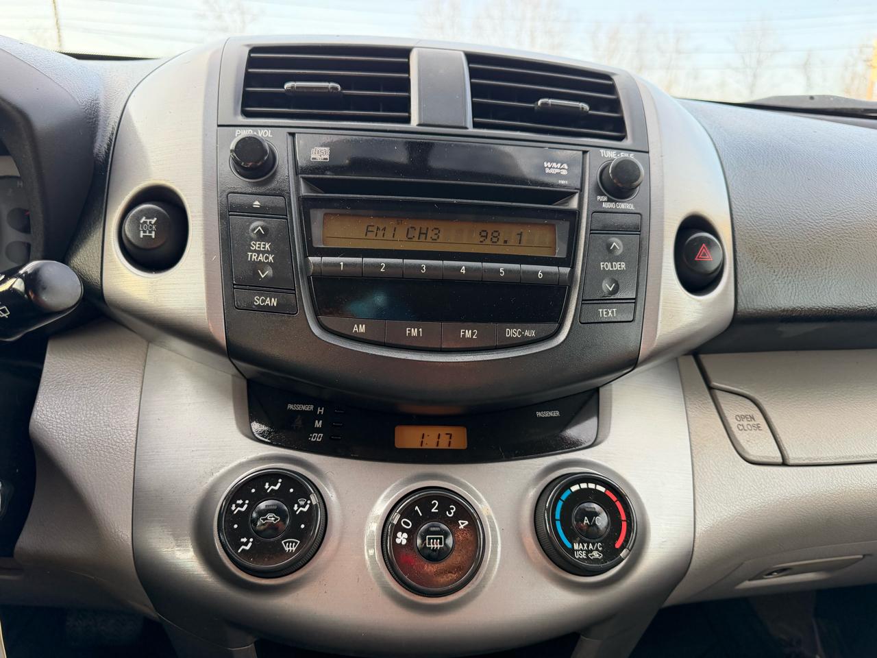 Toyota RAV4 Base V6 4WD 2008